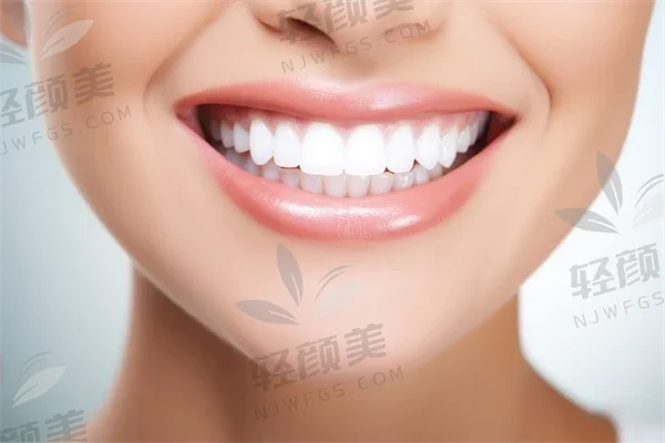 德阳德贝口腔门诊部烤瓷牙价格表：原价3000元起，现优惠仅需2500元起，超值实惠，确实让您满意！