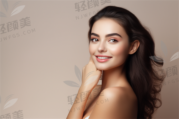 如何有效去除眼袋和黑眼圈?有哪些推荐的方法和产品?