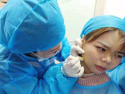 三、润百颜真的能填平皱纹+提升面部？我们拿案例说话?